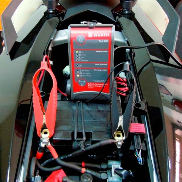 Cargar la batería de tu moto