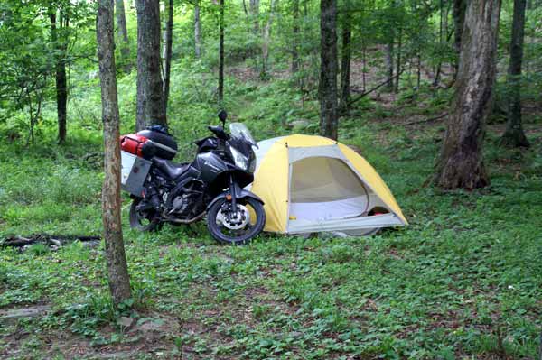 Ventajas y desventajas para acampar en motocicleta
