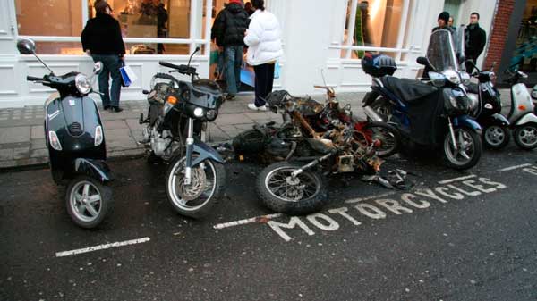 Piromanos de motocicletas