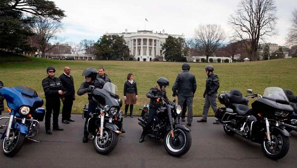 Trump se reúne con Harley Davidson