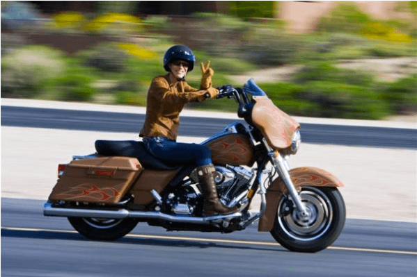 Encontrar una pareja motociclista en línea