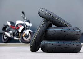Cambiar los neumáticos de la moto