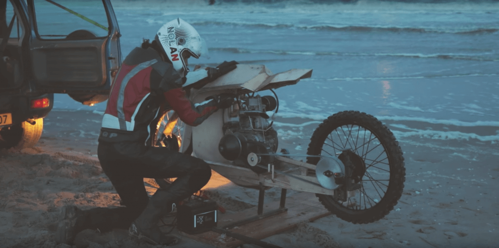 Moto de madera