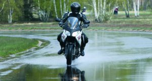 Los beneficios del télefono inteligente para la seguridad del motociclista la seguridad del motociclista