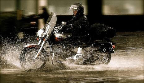 Proteger mi motocicleta de la lluvia