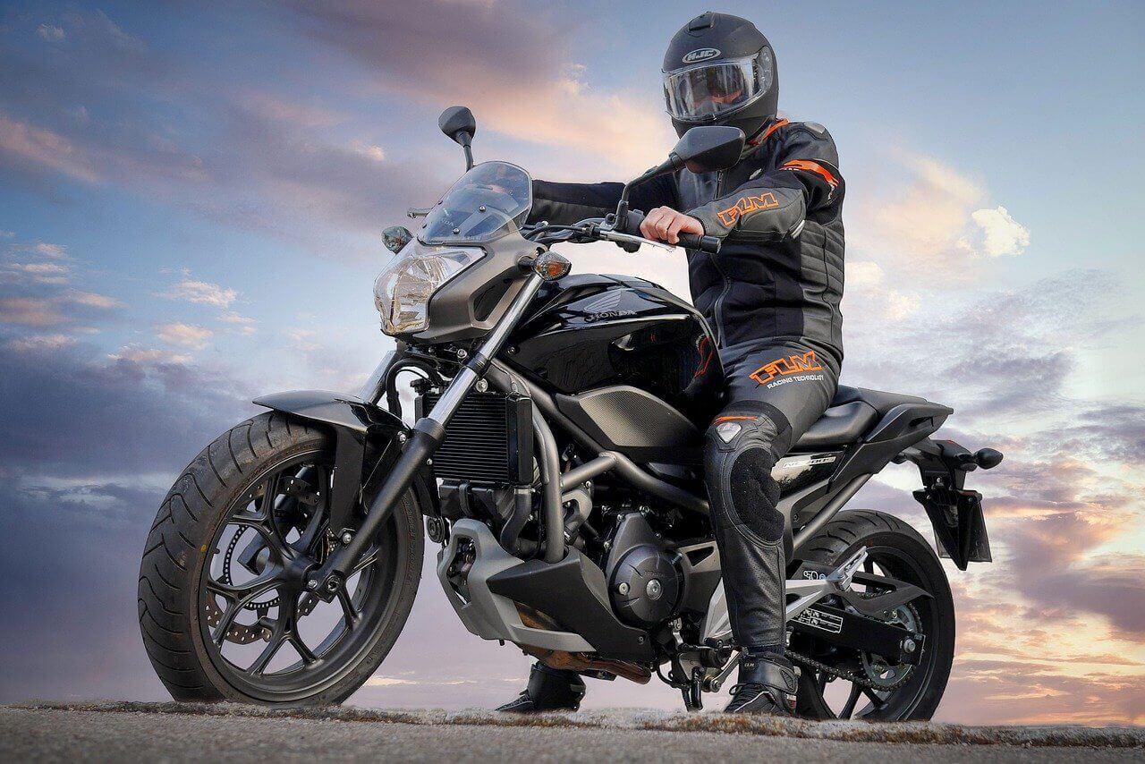 atleta erupción Falsedad La indumentaria de los motociclistas es clave para mantener su seguridad -  Pasión Biker