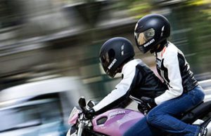 ¿Cómo conocer una chica motociclista? Cómo conocer una chica motociclista