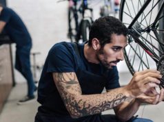 La reparación de bicicletas se impone en la economía circular